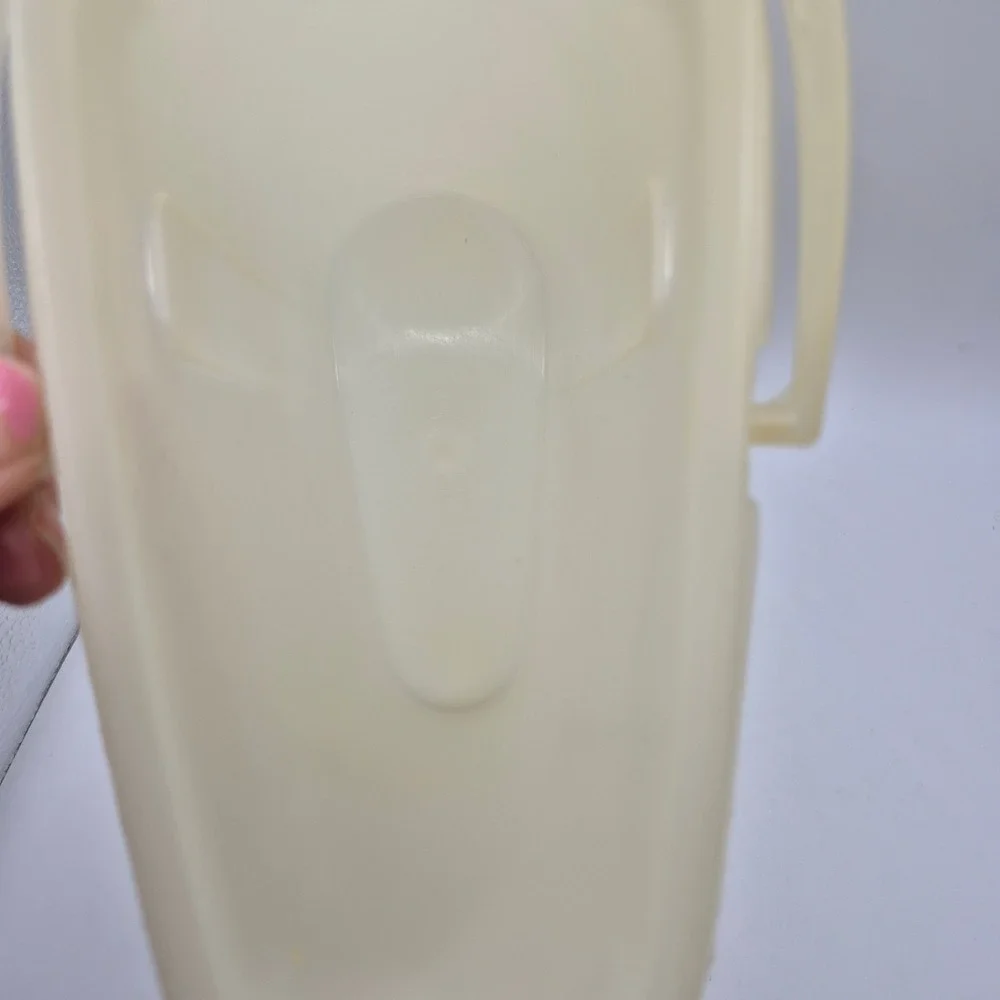 Vintage‎ Tupperware 587 Beverage Buddy Pitcher Almond Red Flip Spout USA
